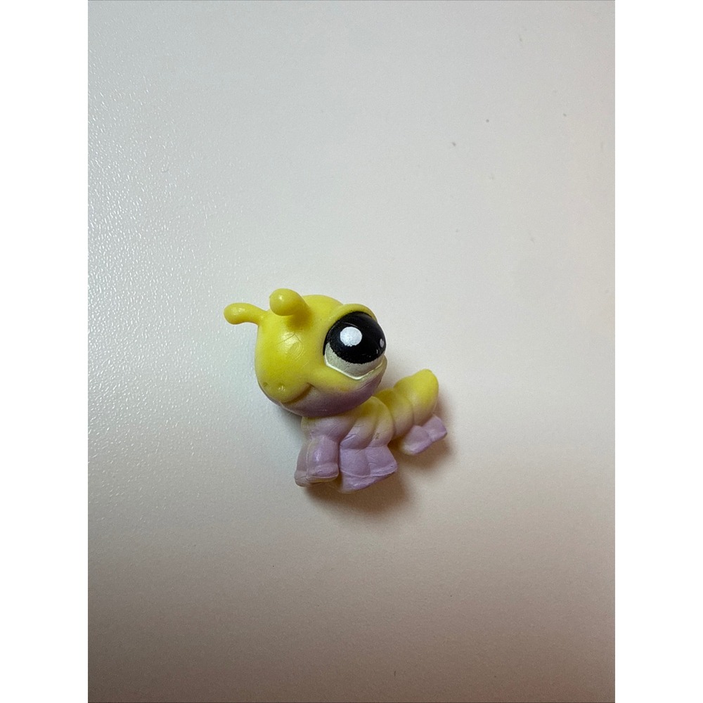 Hasbro Littlest Pet Shop Toy Kids OS Yellow Purple Caterpillar 2005 Vintage LPS